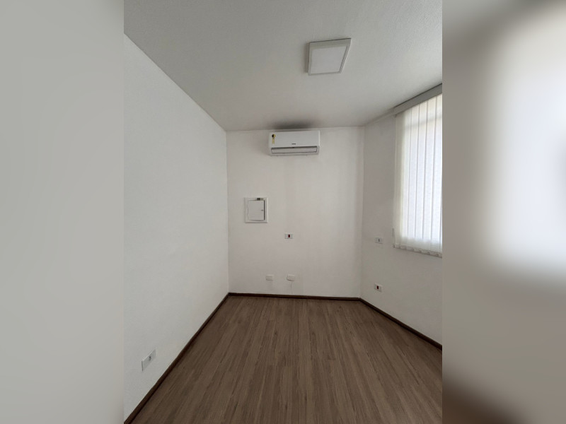 Comercial à venda Centro com 30m² e 1 quarto por R$ 200.000 - 88c54a40-2ff9-49fe-ad30-b246f6953ffb.jpeg