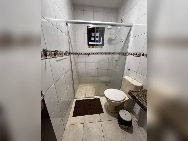 Casa à venda Icaraí com 260m² e 4 quartos por R$ 750.000 - 18-banheiro-social.JPEG