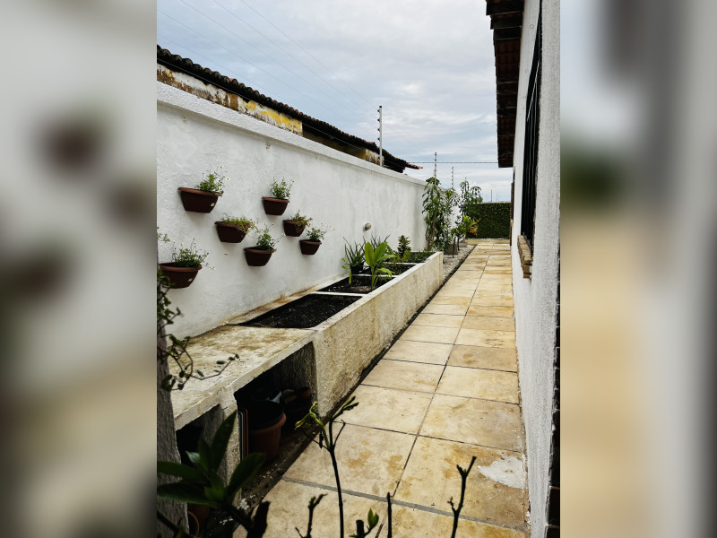 Casa à venda Icaraí com 260m² e 4 quartos por R$ 750.000 - 21-espaco-lateral.JPEG