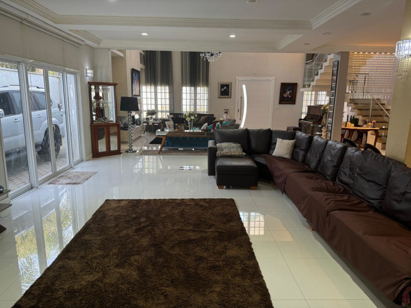 Casa à venda Bacacheri com 900m² e 5 quartos por R$ 6.900.000 - whatsapp-image-2024-09-04-at-173522-1.jpeg