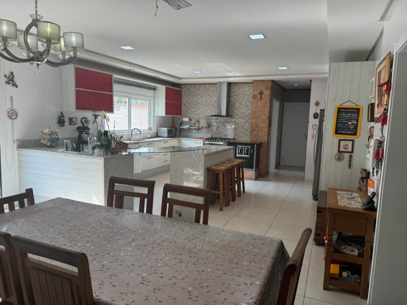 Casa à venda Bacacheri com 900m² e 5 quartos por R$ 6.900.000 - whatsapp-image-2024-09-04-at-173522-3.jpeg