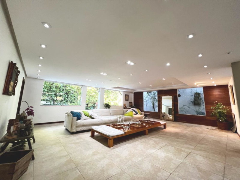 Casa de condomínio à venda Itanhangá com 600m² e 4 quartos por R$ 4.500.000 - imagem-do-whatsapp-de-2024-08-30-as-110541-20adaca1.jpg