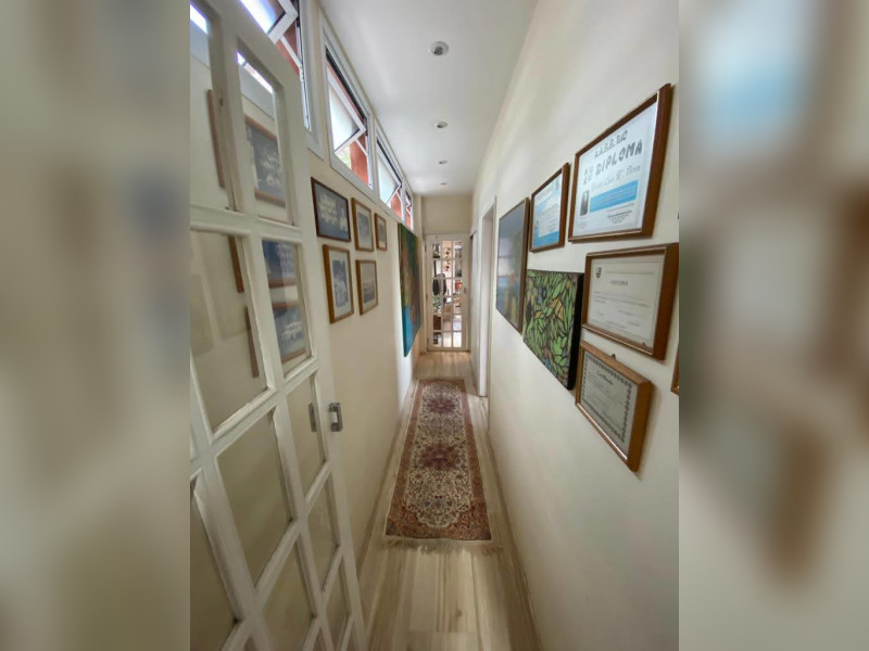 Apartamento à venda Jardim Botânico com 68m² e 2 quartos por R$ 630.000 - corredor-com-basclantes-em-pvc-ilumicacao-em-led-da-parte-social-para-a-parte-intima-da-casa.jpg