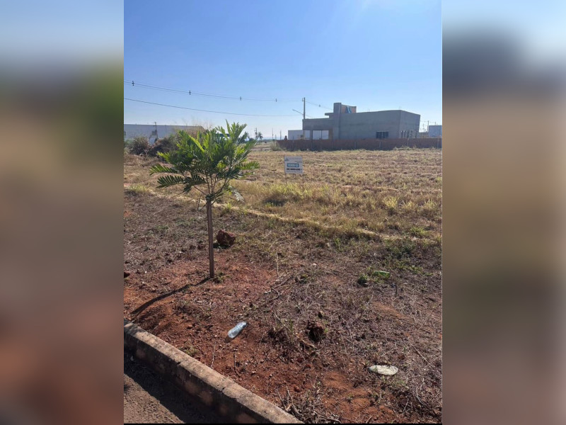 Terreno à venda Centro com 450m² e 1 quarto por R$ 350.000 - imagem-do-whatsapp-de-2024-08-26-as-114315-eb57b0d0.jpg