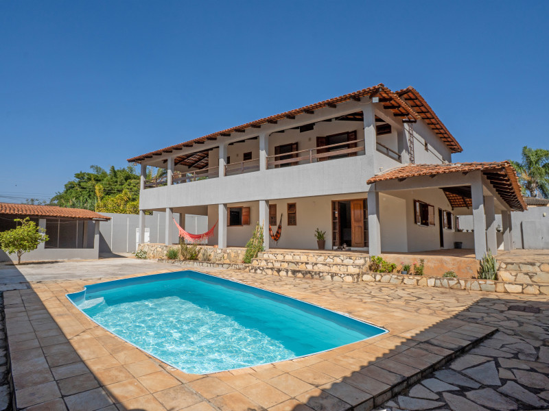 Casa à venda Setor Habitacional Arniqueira (Águas Claras) com 560m² e 5 quartos por R$ 1.150.000 - externo.jpg