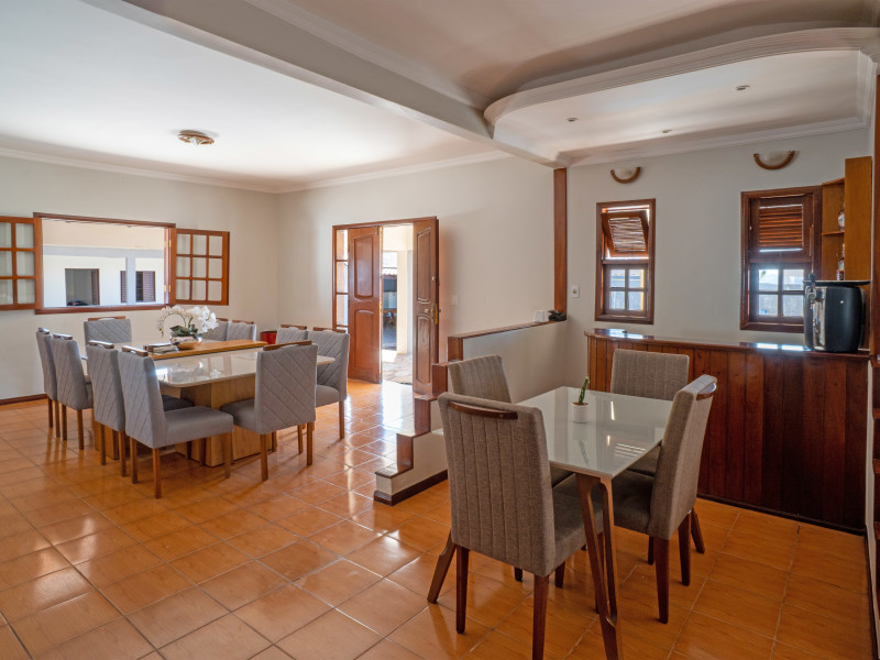 Casa à venda Setor Habitacional Arniqueira (Águas Claras) com 560m² e 5 quartos por R$ 1.150.000 - jantar-e-bar.jpg