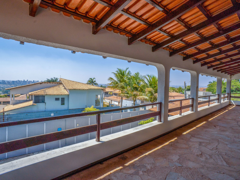 Casa à venda Setor Habitacional Arniqueira (Águas Claras) com 560m² e 5 quartos por R$ 1.150.000 - varanda.jpg
