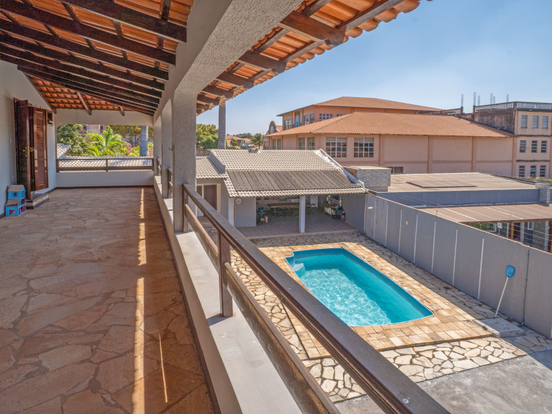 Casa à venda Setor Habitacional Arniqueira (Águas Claras) com 560m² e 5 quartos por R$ 1.150.000 - varanda3.jpg