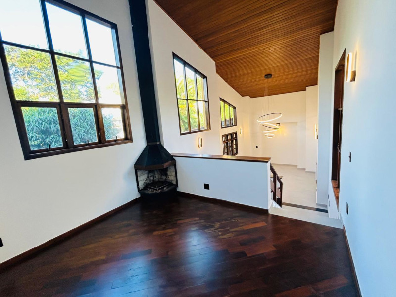 Casa à venda São Paulo II com 284m² e 6 quartos por R$ 1.900.000 - c-sala-4-intima-com-lareira.jpeg