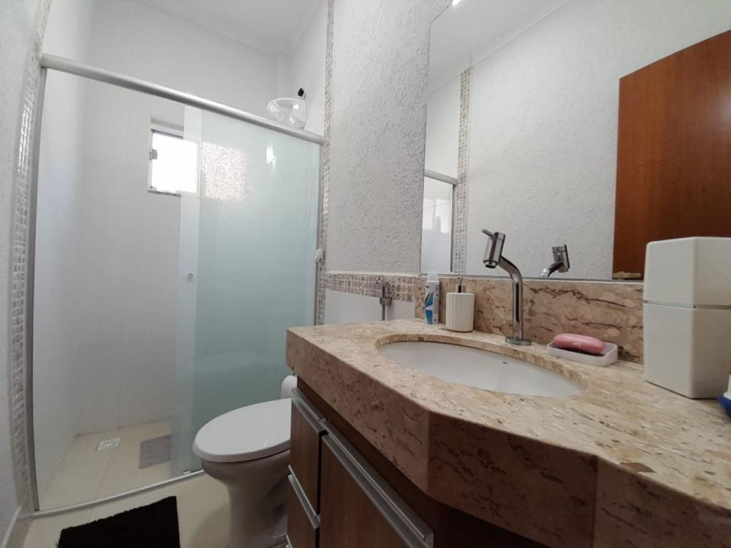 Casa de condomínio à venda Setor Lagoa Quente com 200m² e 2 quartos por R$ 460.000 - 973634c9-1f41-43a1-9e6c-a7cf26a5ff49.jpeg