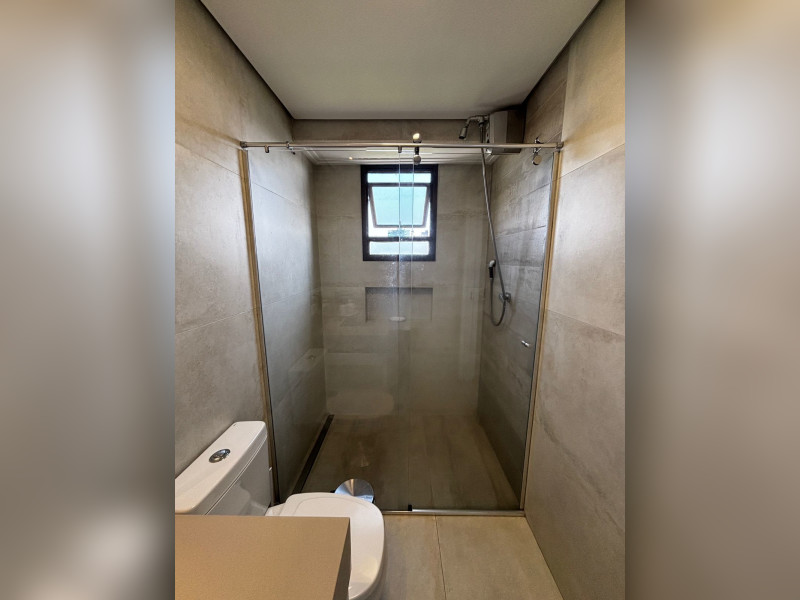 Apartamento à venda Centro com 106m² e 3 quartos por R$ 965.000 - banho-suite-2.jpg