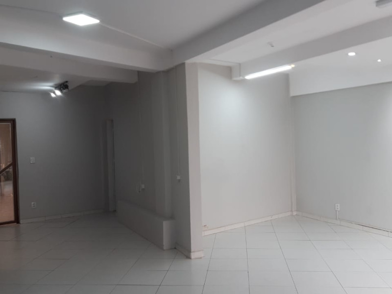 Comercial para alugar Rio Branco com 45m² e 0 quartos por R$ 1.350 - sala-10-visao-interna-porta-acesso.jpg