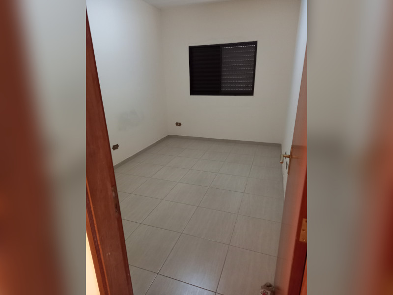 Apartamento à venda Vila Santo Antônio com 81m² e 3 quartos por R$ 295.000 - 20240821-155658.jpg