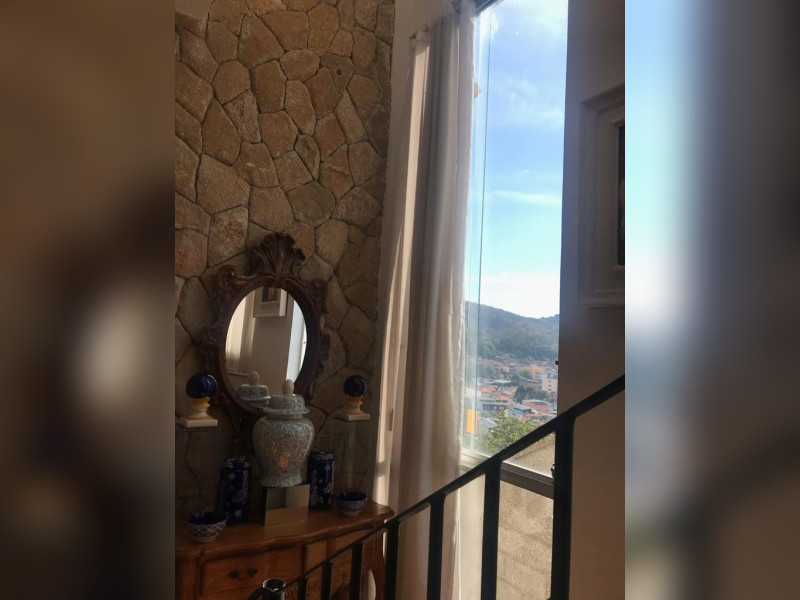 Casa à venda São Caetano com 360m² e 4 quartos por R$ 1.500.000 - imagem-do-whatsapp-de-2024-10-07-as-140455-ee175d07.jpg
