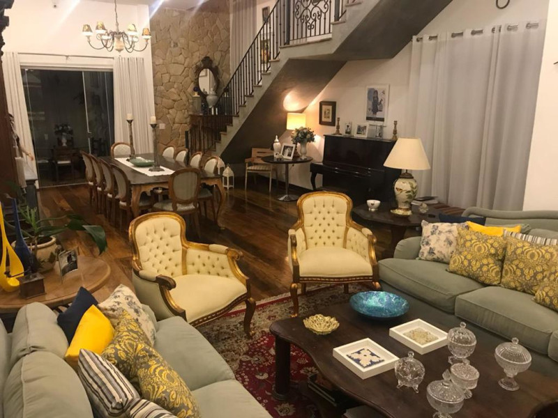 Casa à venda São Caetano com 360m² e 4 quartos por R$ 1.500.000 - imagem-do-whatsapp-de-2024-10-07-as-140523-9824b3b4.jpg