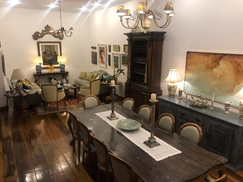 Casa à venda São Caetano com 360m² e 4 quartos por R$ 1.500.000 - imagem-do-whatsapp-de-2024-10-07-as-140523-cf9fb04e.jpg