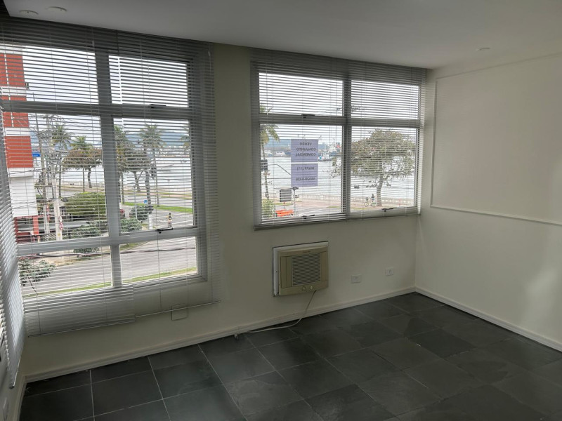 Comercial à venda Ponta da Praia com 57m² e 0 quartos por R$ 480.000 - 8c6d4024-edb6-44c4-83d1-bb9efda2e7fb.jpeg