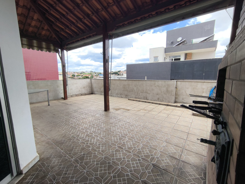 Cobertura à venda Dona Clara com 200m² e 4 quartos por R$ 850.000 - img-20241107-113004.jpg