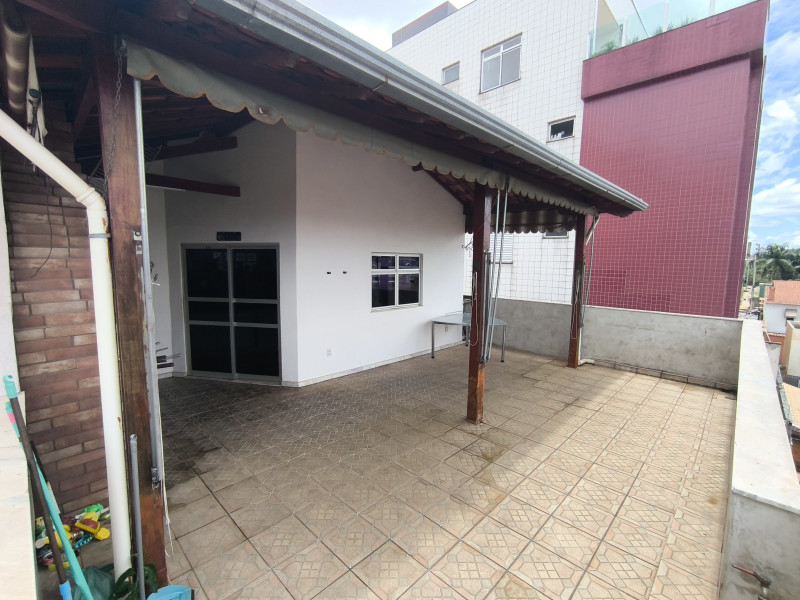 Cobertura à venda Dona Clara com 200m² e 4 quartos por R$ 850.000 - img-20241107-113056.jpg