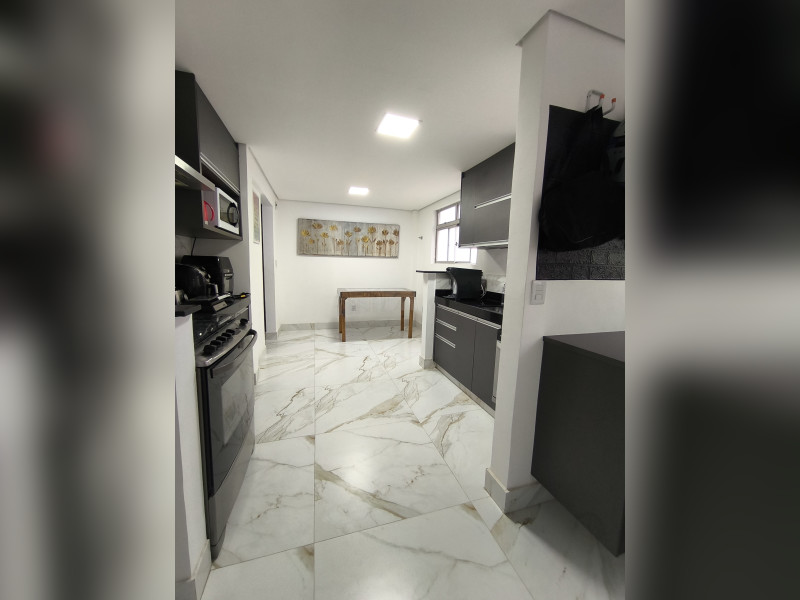 Cobertura à venda Dona Clara com 200m² e 4 quartos por R$ 850.000 - img-20241107-172201.jpg