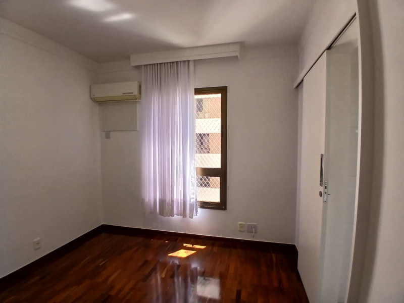 Apartamento à venda Itaigara com 191m² e 4 quartos por R$ 1.150.000 - birw3842.JPG