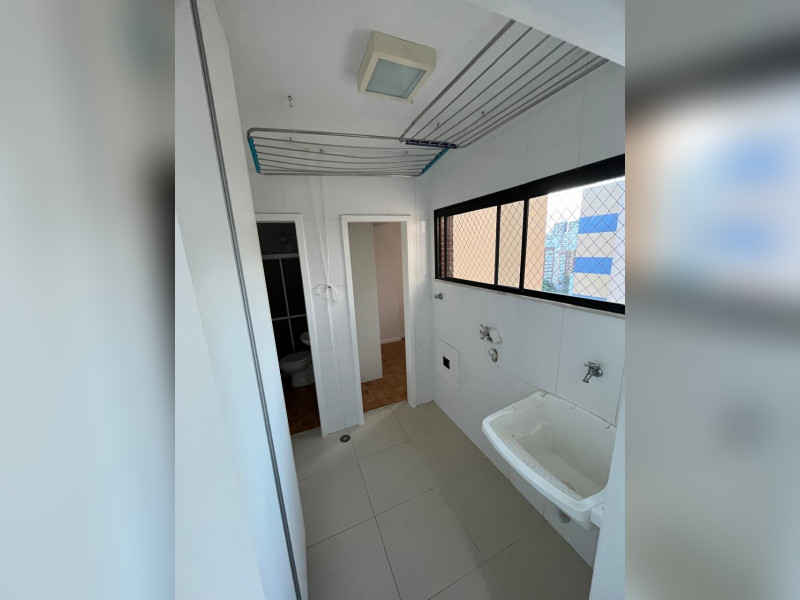 Apartamento à venda Itaigara com 191m² e 4 quartos por R$ 1.150.000 - bzij5384.JPG