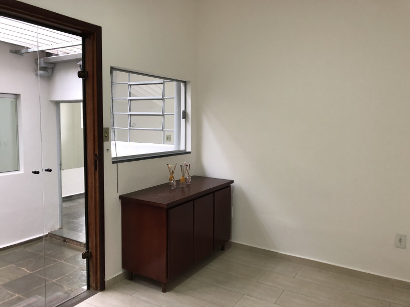 Casa à venda Centro com 200m² e 6 quartos por R$ 990.000 - img-7365.jpg