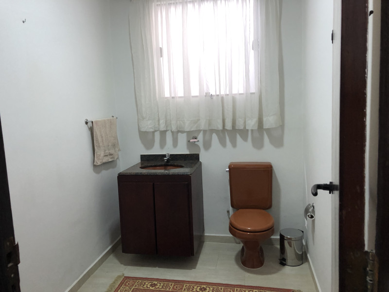 Casa à venda Centro com 200m² e 6 quartos por R$ 990.000 - img-7408.jpg