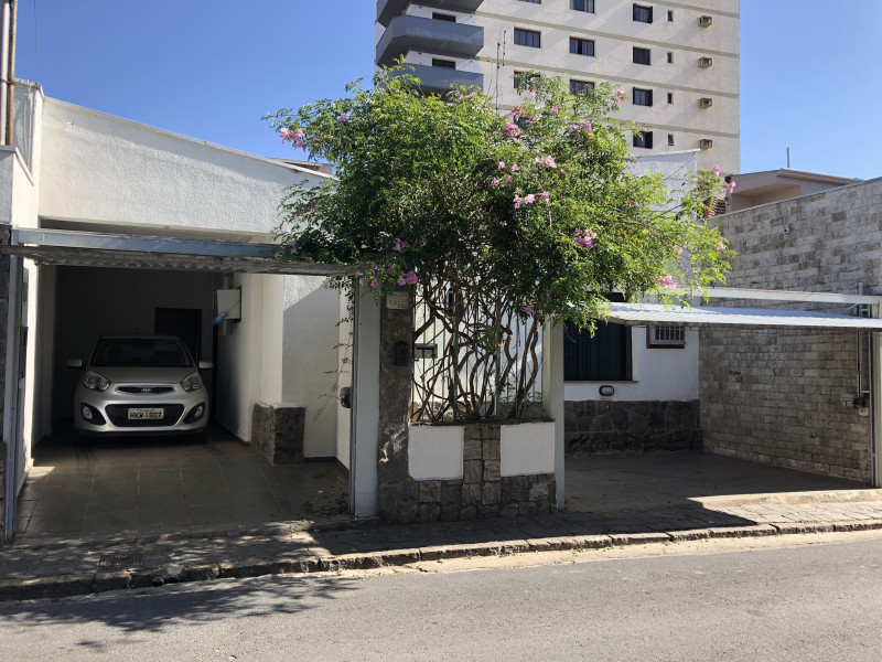 Casa à venda Centro com 200m² e 6 quartos por R$ 990.000 - img-8032.jpg