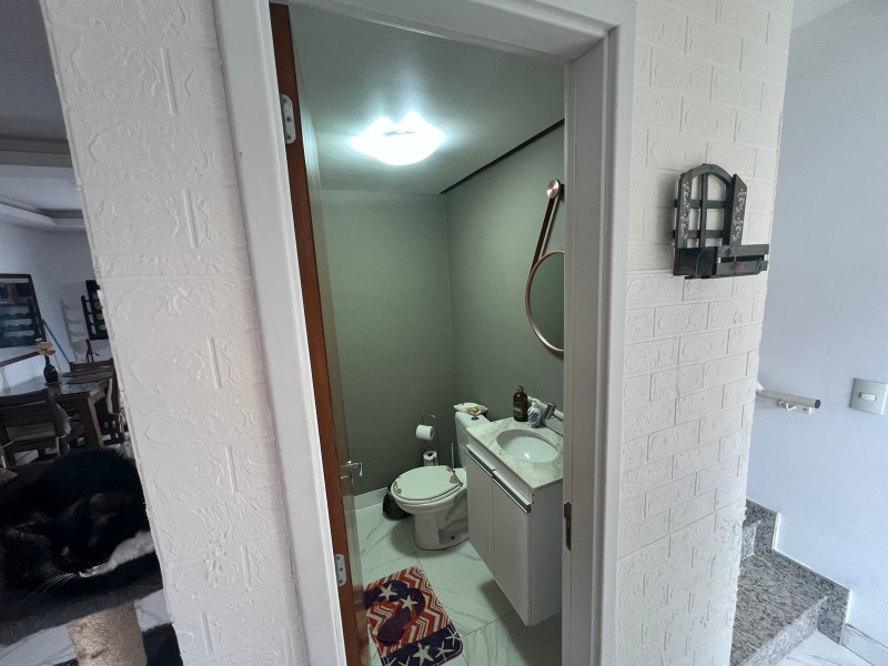 Casa de condomínio à venda Vargem Pequena com 85m² e 3 quartos por R$ 435.000 - 05-02-lavabo.jpg