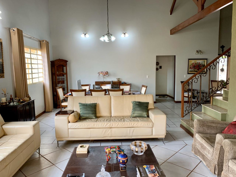 Casa de condomínio à venda Jardim Botânico (Lago Sul) com 600m² e 4 quartos por R$ 1.880.000 - d6aebc45-c074-4637-8ea2-2b5268a2f4f3.jpeg