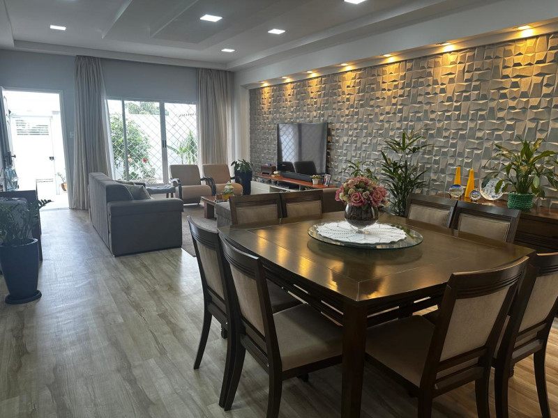 Casa à venda Jardim America com 250m² e 5 quartos por R$ 1.500.000 - whatsapp-image-2024-12-24-at-121418-1.jpeg