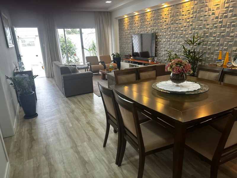 Casa à venda Jardim America com 250m² e 5 quartos por R$ 1.500.000 - whatsapp-image-2024-12-24-at-121418.jpeg