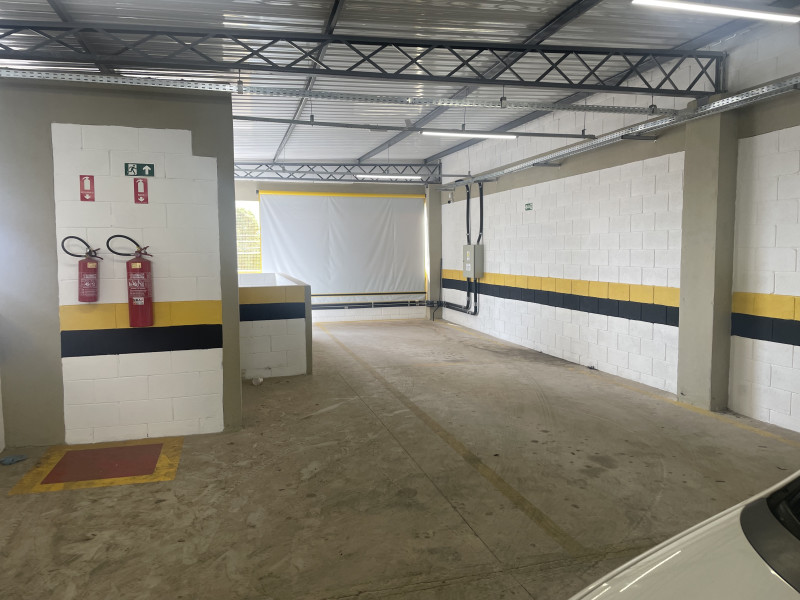 Comercial para alugar Parque Industrial com 300m² e 0 quartos por R$ 5.000 - vagas-frente.jpg