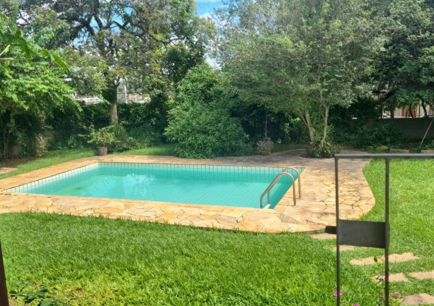 imóvel com 290m²