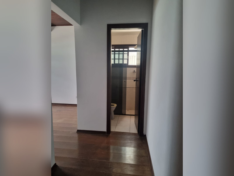 Casa à venda Jardim Santa Bárbara com 290m² e 4 quartos por R$ 1.300.000 - 30d7c1da-0a6b-415a-910a-2b6c189cc8cc.jpg