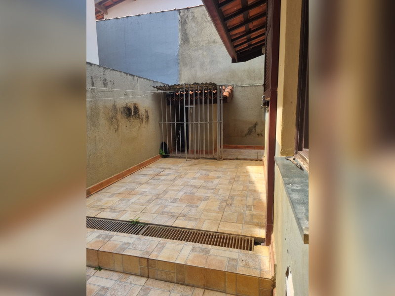 Casa à venda Jardim Santa Bárbara com 290m² e 4 quartos por R$ 1.300.000 - 4cbe55ee-2b29-4503-8ddd-94149323bc22.jpg