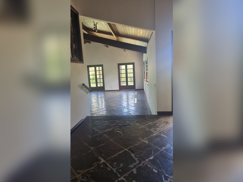 Casa à venda Jardim Santa Bárbara com 290m² e 4 quartos por R$ 1.300.000 - 7bc14629-5be1-4b10-9b24-c6486c6d9c91.jpg