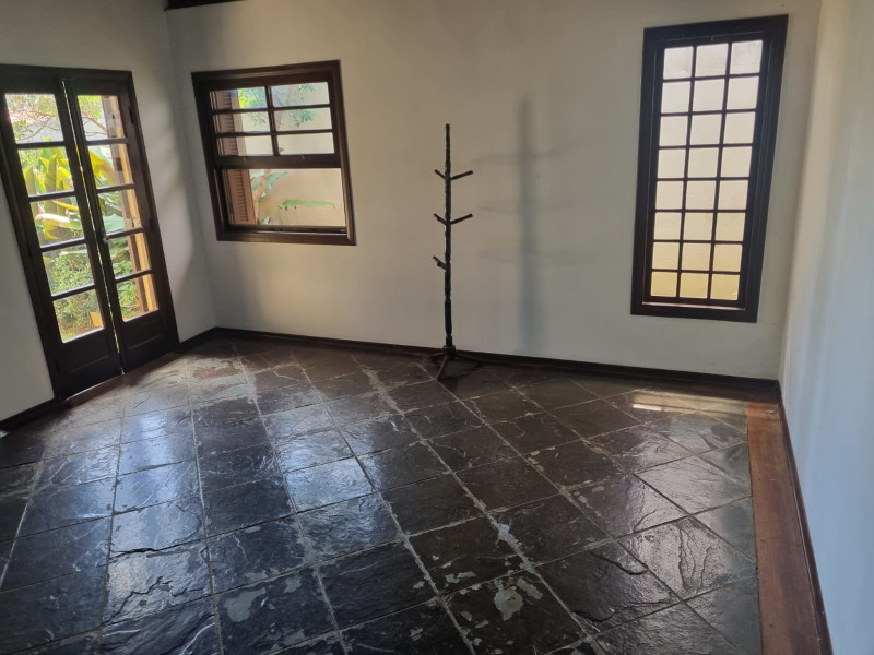 Casa à venda Jardim Santa Bárbara com 290m² e 4 quartos por R$ 1.300.000 - b9945262-cd27-4649-970a-26e31b521dda.jpg