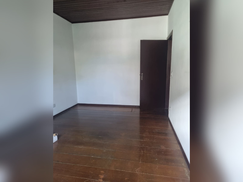 Casa à venda Jardim Santa Bárbara com 290m² e 4 quartos por R$ 1.300.000 - cc1df30a-497d-4eb2-b9e5-4f51a1205b80.jpg