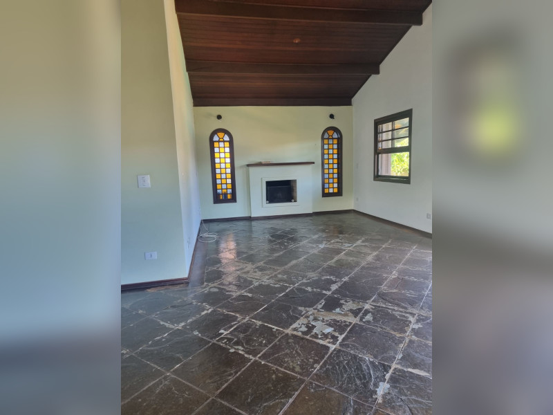 Casa à venda Jardim Santa Bárbara com 290m² e 4 quartos por R$ 1.300.000 - d46cee71-976d-4415-9c6d-5d420f790041.jpg