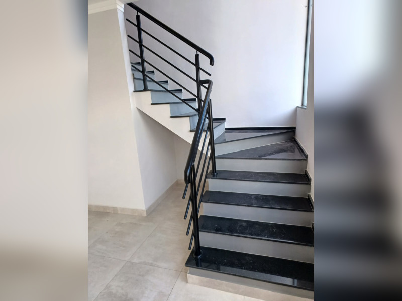 Casa de condomínio à venda Barreiro com 73m² e 2 quartos por R$ 370.000 - escada.jpg