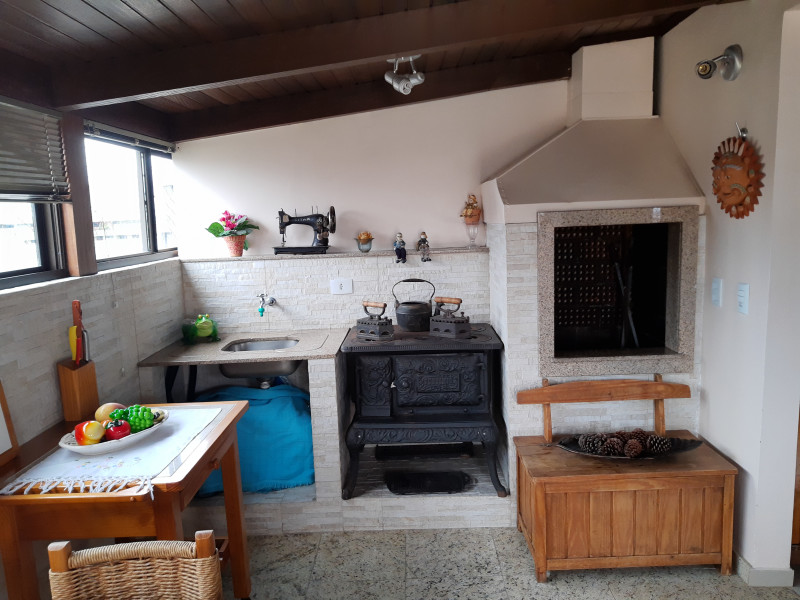 Apartamento à venda Batel com 186m² e 3 quartos por R$ 983.000 - piso-2-churrasqueira.jpg