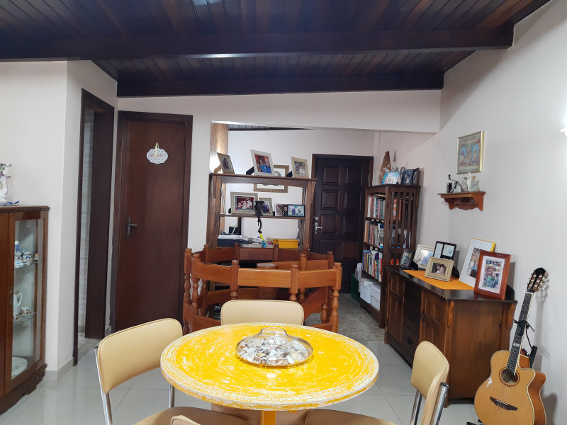 Apartamento à venda Batel com 186m² e 3 quartos por R$ 983.000 - piso-2-sala-de-estar-angulo-escritorio-e-lavabo.jpg