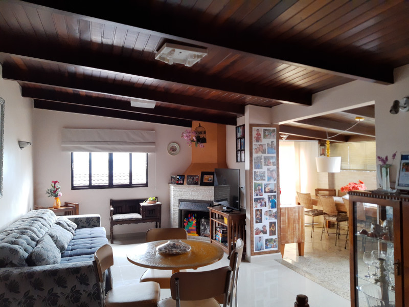 Apartamento à venda Batel com 186m² e 3 quartos por R$ 983.000 - piso-2-sala-de-estar.jpg