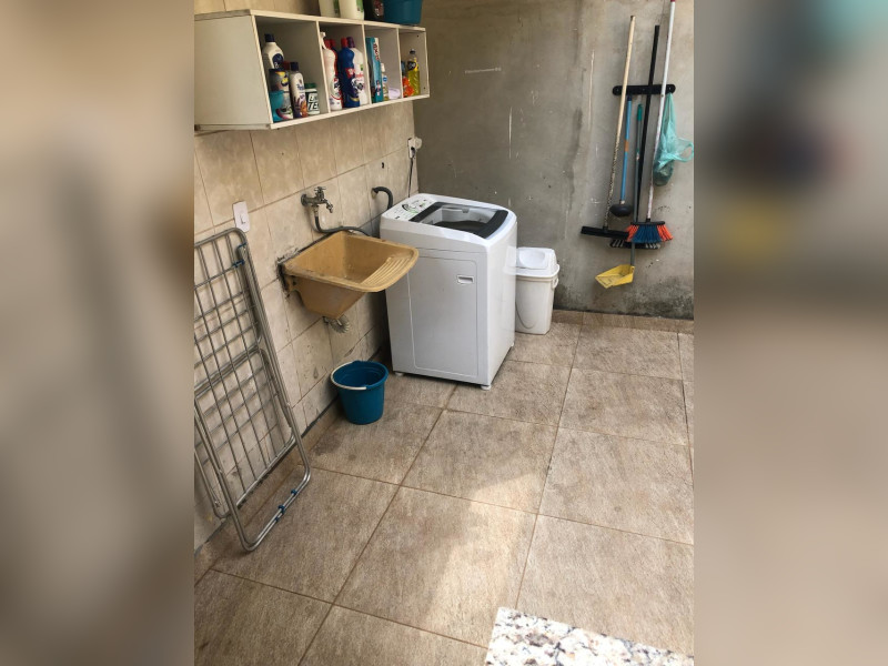 Casa à venda Bangu com 200m² e 3 quartos por R$ 250.000 - 60031eff-9f78-4282-892c-e6fdcded914f.jpg