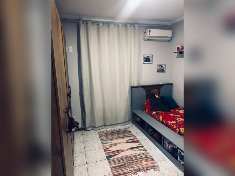 Casa à venda Bangu com 200m² e 3 quartos por R$ 250.000 - 63b6929d-96d3-4abd-93d2-a252f0d9ce2c.jpg