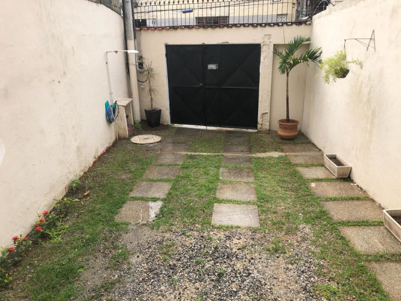 Casa à venda Bangu com 200m² e 3 quartos por R$ 250.000 - 90bf8da6-5166-4355-bf93-729bf532acd8.jpg