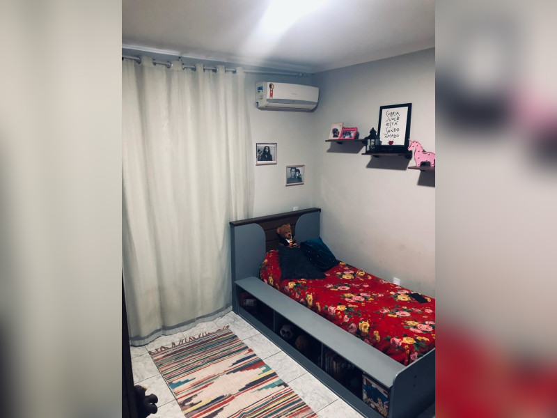 Casa à venda Bangu com 200m² e 3 quartos por R$ 250.000 - a7972184-80e3-43e5-a6d3-405677017494.jpg