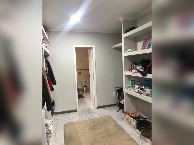 Casa à venda Bangu com 200m² e 3 quartos por R$ 250.000 - ad3e54e1-a906-41ef-9af9-c5136d85b7aa.jpg